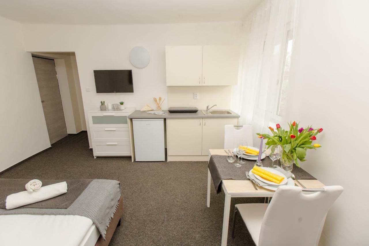 Hotel Blue Apartment Bratislava Eksteriør billede